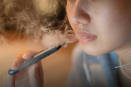 Un respiro para las familias de Medellín: fin al vapeo en colegios